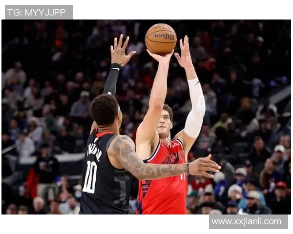 布鲁克洛佩斯:从NBA巨星到篮球战术的创新者与领航者 布鲁克洛佩斯:从NBA巨星到篮球战术的创新者与领航者