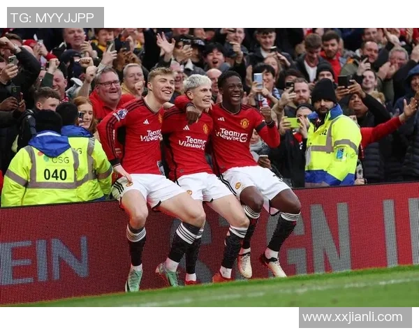 曼联与巴黎圣曼在欧冠激战中的精彩比分回顾与分析