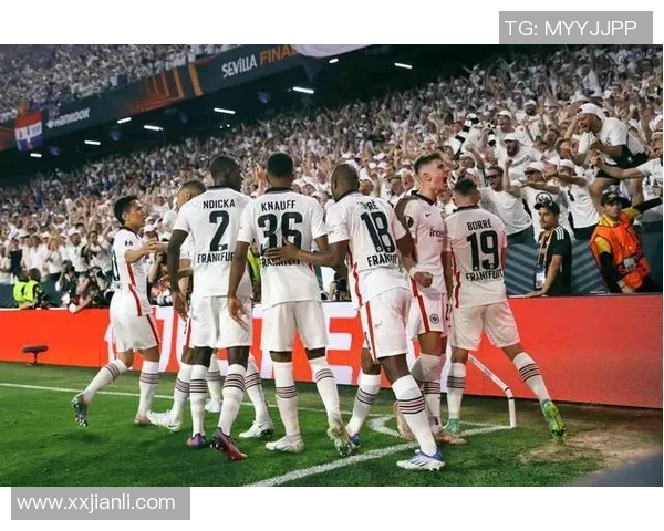 欧冠门票系统崩溃数万球迷排队12小时仍未抢到票 欧冠门票系统崩溃数万球迷排队12小时仍未抢到票