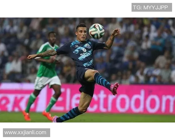 艾维斯与摩里伦斯激战正酣谁能在这场较量中笑到最后