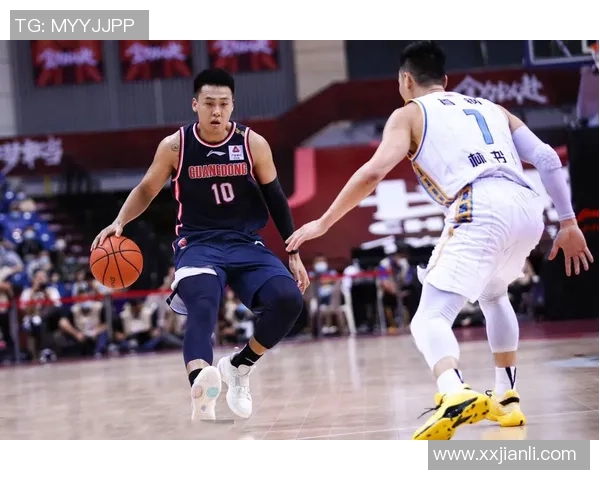 蔡恩领衔对决尼克斯球迷期待精彩碰撞与激烈较量