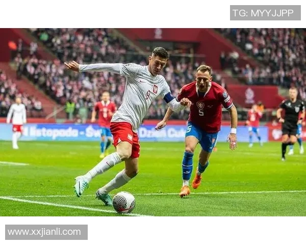 莱万的传奇之路：从波兰小镇到世界足球巅峰的奋斗故事