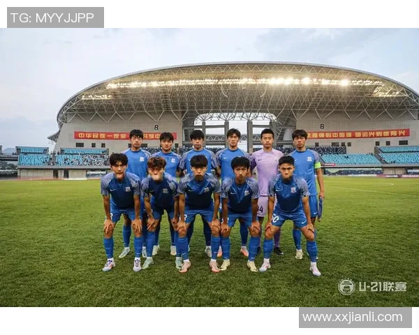 京多安的足球之路：从青训崭露头角到世界舞台的闪耀之星