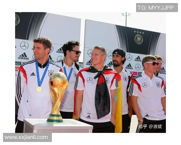 克罗斯的足球之路：从天才少年到世界顶级中场的辉煌历程与成就