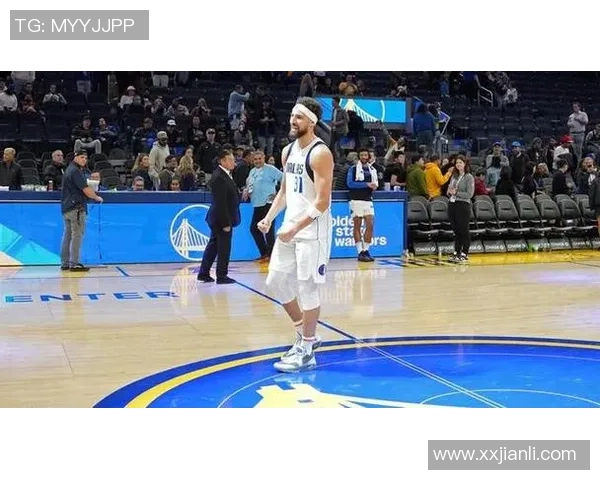 克莱汤普森：勇士队的三分射手与篮球传奇的成长之路