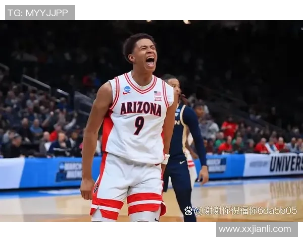 国王队与76人队激战正酣比分胶着双方争夺胜利的精彩瞬间回顾 国王队与76人队激战正酣比分胶着双方争夺胜利的精彩瞬间回顾